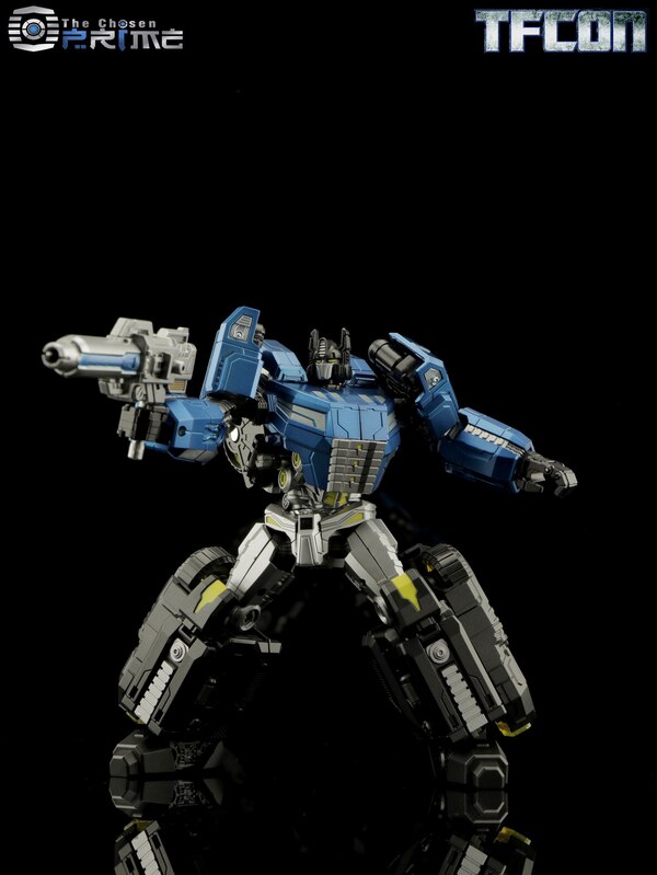 Planet X PX 14B Helios Powered Convoy TFCon Edition  (2 of 24)